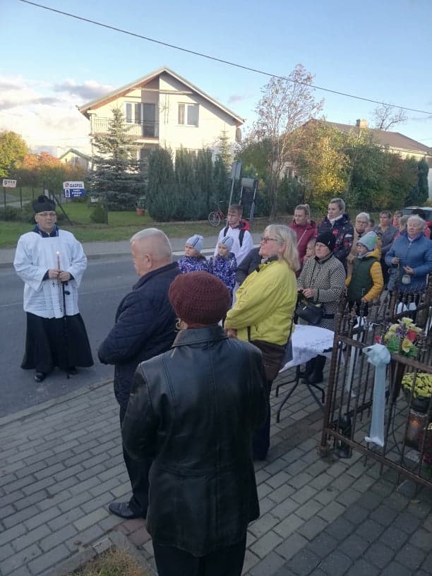 Październikowe nabożeństwo fatimskie ulicami Czernikowa